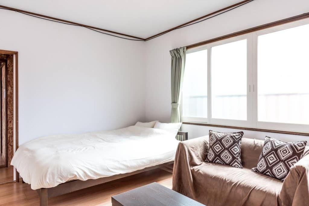 Rustic Modern House In Hakodate Buitenkant foto